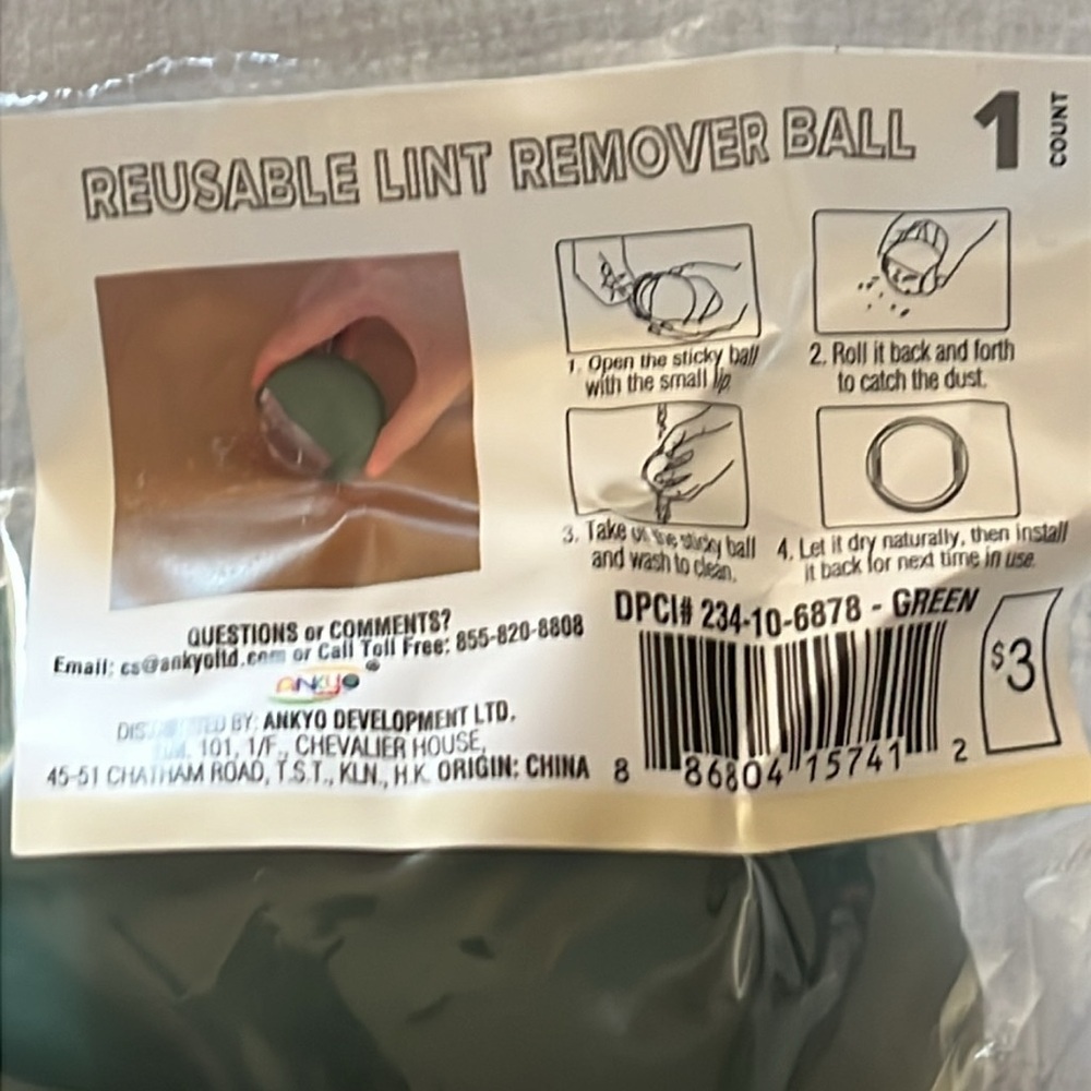 Reusable Lint Remover Ball - Picture 6 of 7